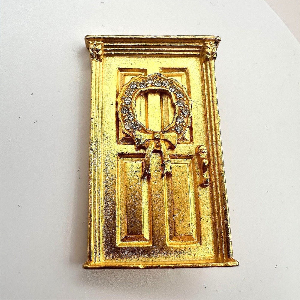 Vintage 90s Christmas Front Door Wreath Gold Tone Brooch Pin Clear Glass Jewelry